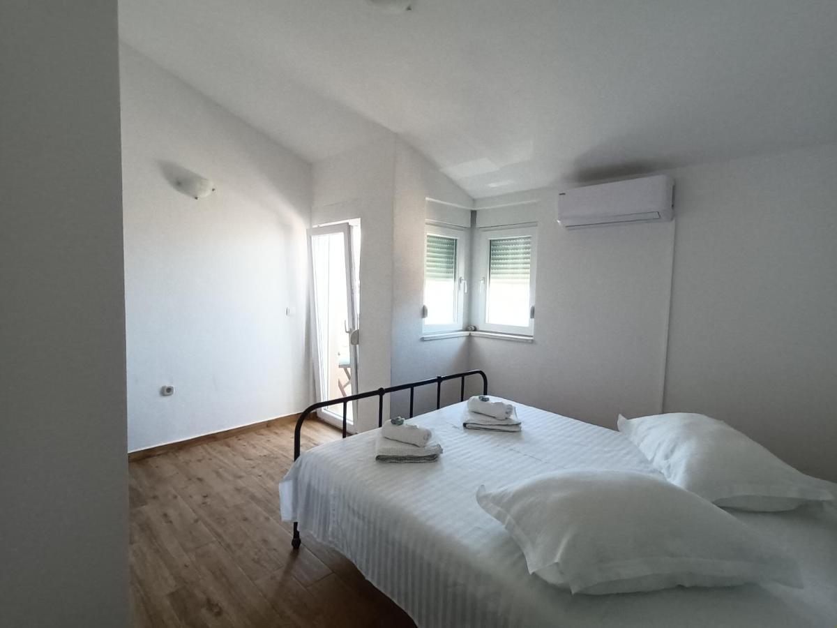 Appartement Holiday Beach House à Grebaštica Extérieur photo